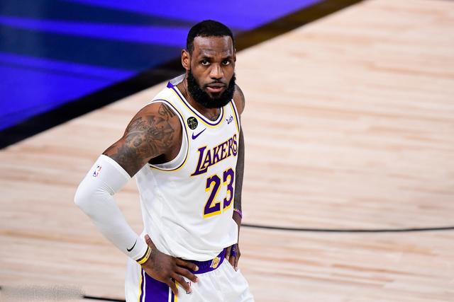 塔图姆34+10绿军险胜雄鹿3连胜 76人力克魔术