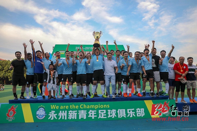 NBA年度最佳阵容：库里詹姆斯三阵 杜兰特二阵